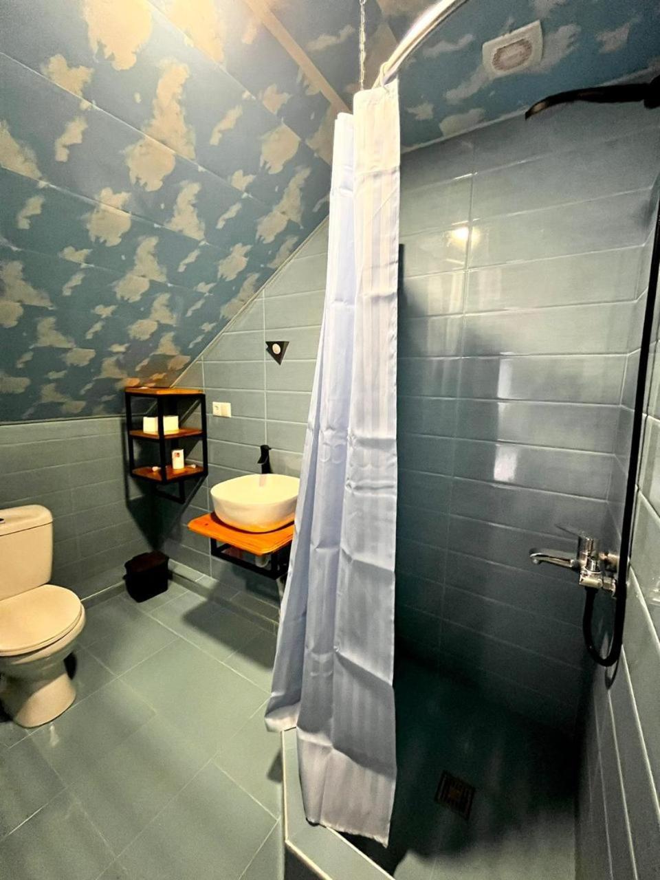 Nino & Irodi'S Guest House Кутаиси Экстерьер фото