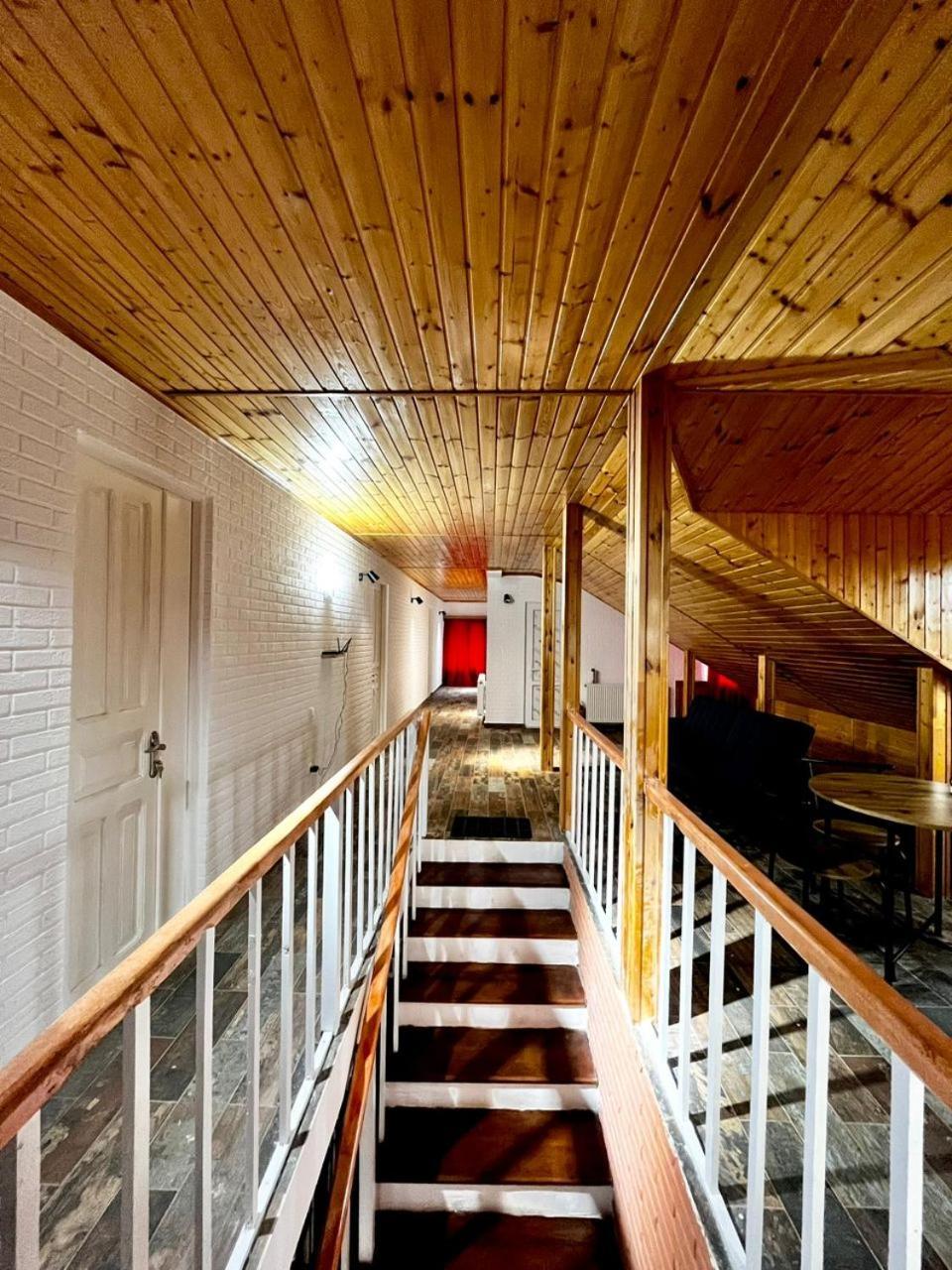 Nino & Irodi'S Guest House Кутаиси Экстерьер фото