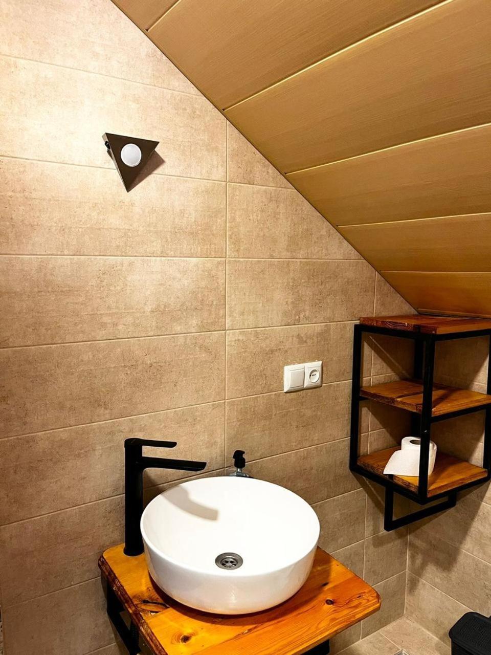 Nino & Irodi'S Guest House Кутаиси Экстерьер фото