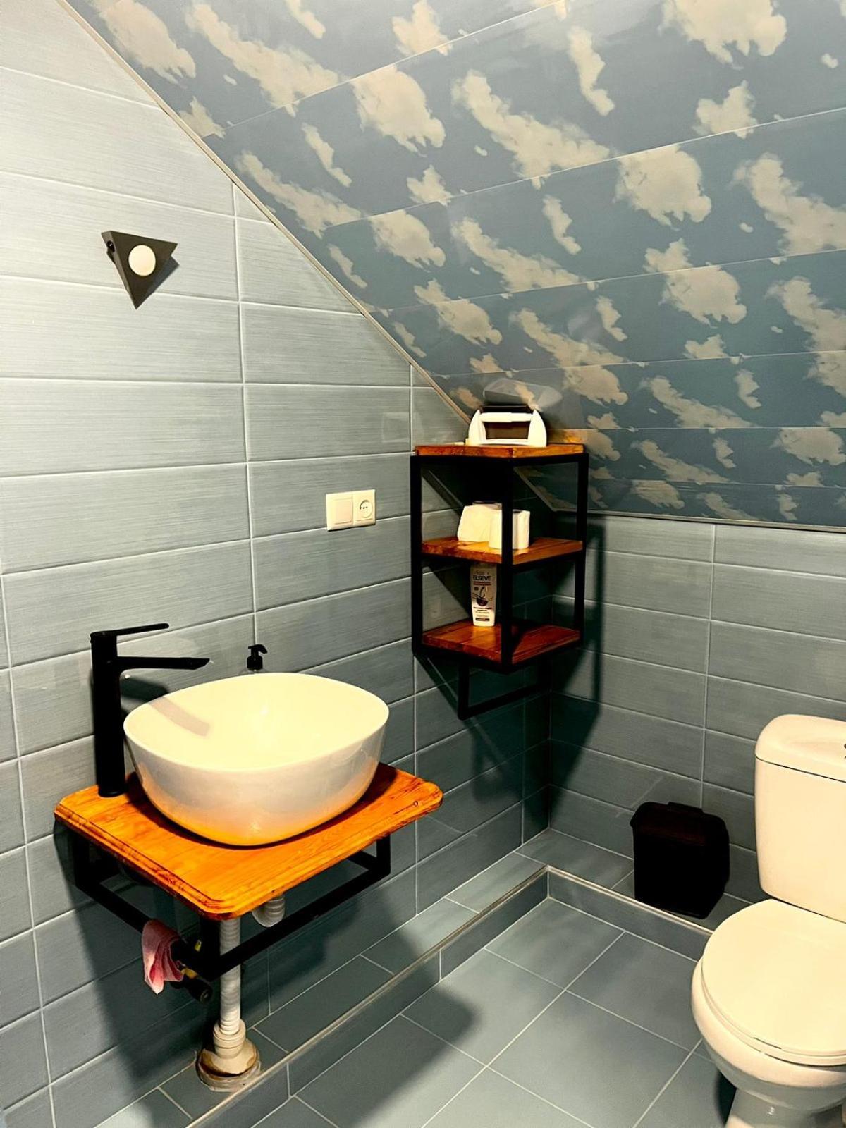 Nino & Irodi'S Guest House Кутаиси Экстерьер фото